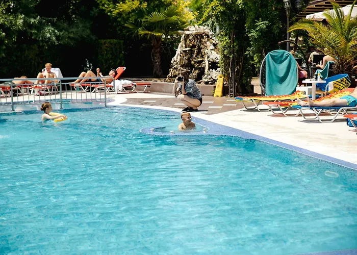 Biato Apartmanhotel 3*