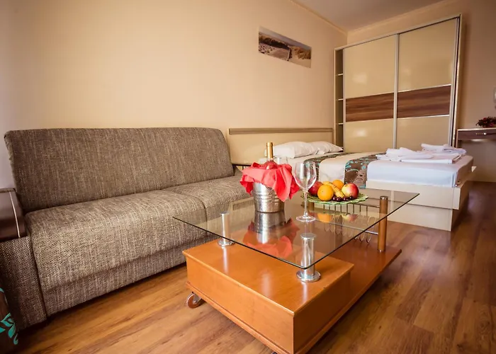 Biato Apartmanhotel 3*